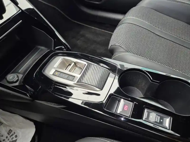 Peugeot 208 hybrid 110 e-dcs6 — photo 13