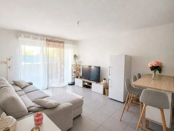 Appartement T2 42 m² avec balcon et parking - Cenon