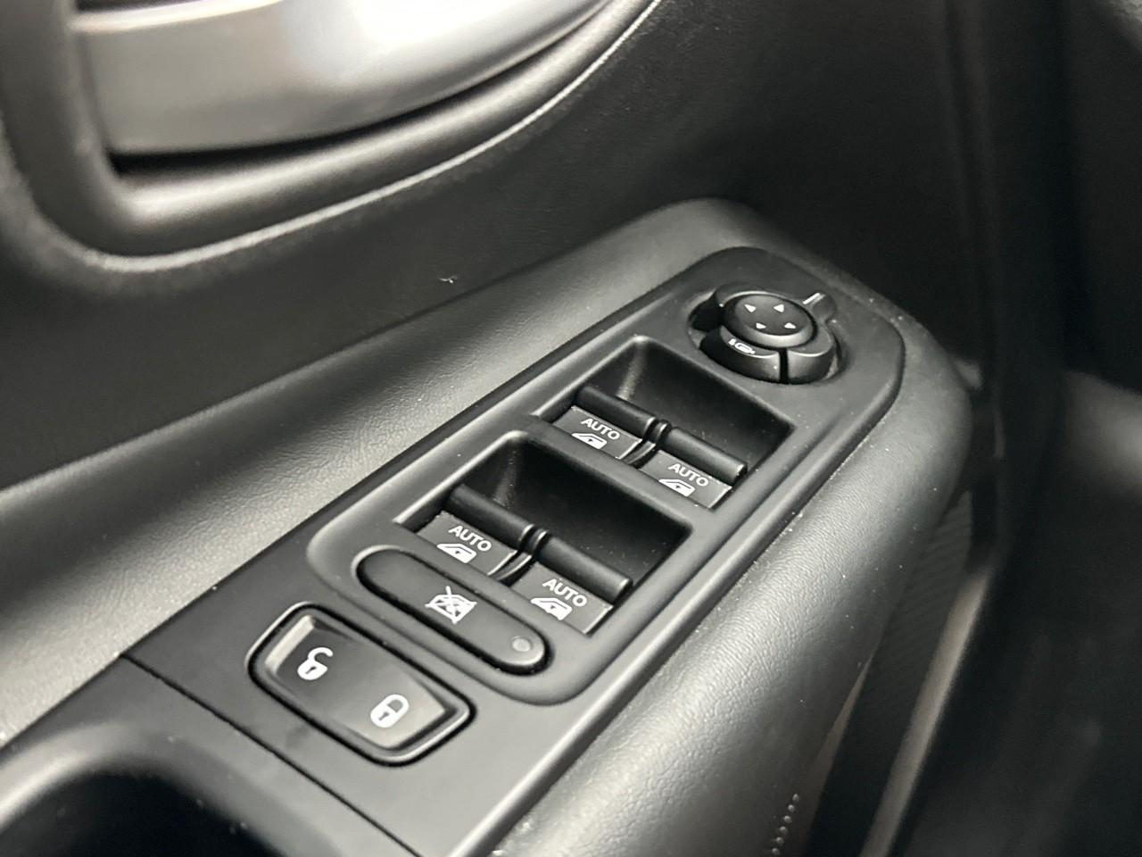Jeep Renegade 1.5 turbo t4 130 ch bvr7 e-hybrid altitude — photo 16