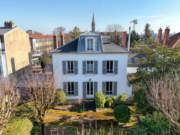 A vendre Argenteuil centre, Villa avec bureaux, 264 m2, 6 chambres, terrain de 925 m2