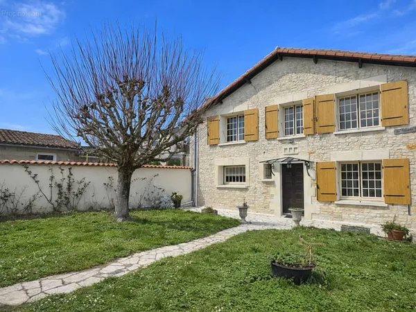 COZES, Au coeur du bourg