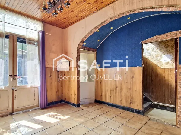 Maison 1930 A RÉNOVER - 75 m² - 2 chambres, grenier aménageable, cour