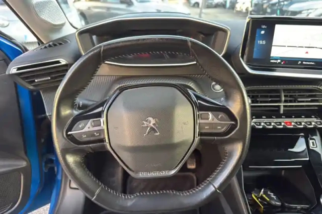 Peugeot 208 puretech 100 s&amp;s bvm6 — photo 16