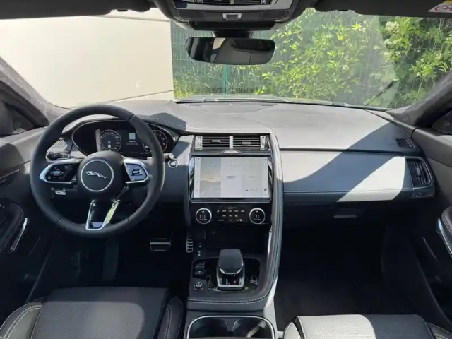 Jaguar E-Pace p270e ch phev awd bva — photo 10