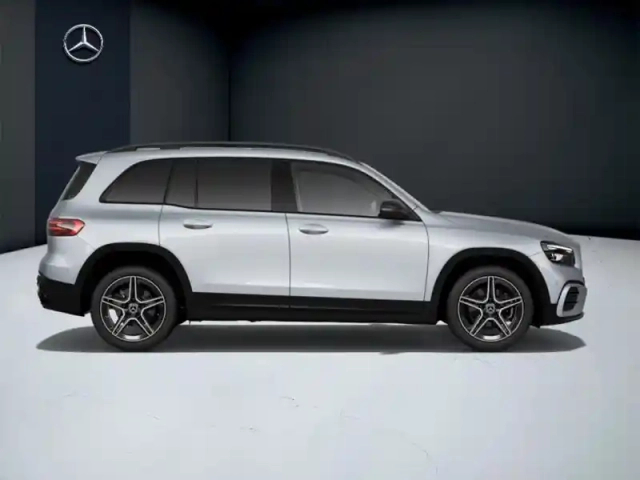 Mercedes Glb 200 d amg line — photo 6