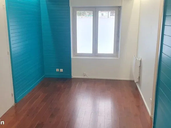 Bureau à louer dans cabinet partagé