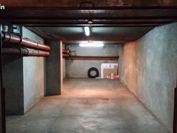 Garage double, 2 places l'une derrière l'autre