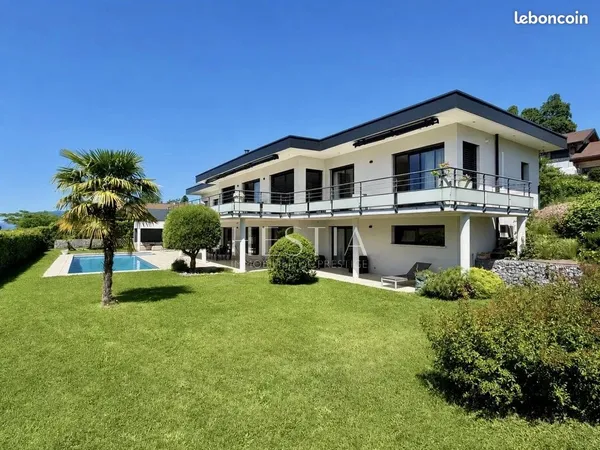 Maison 6 pièces 234 m²