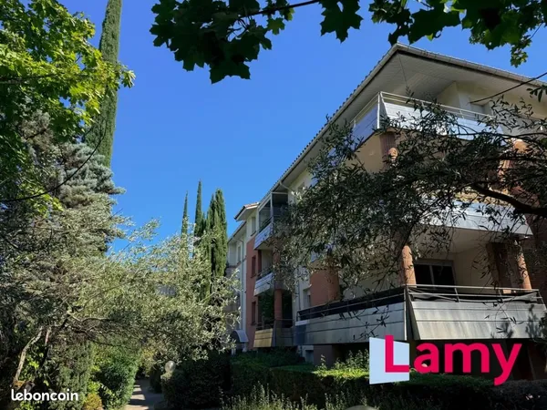 Parking 43 m²