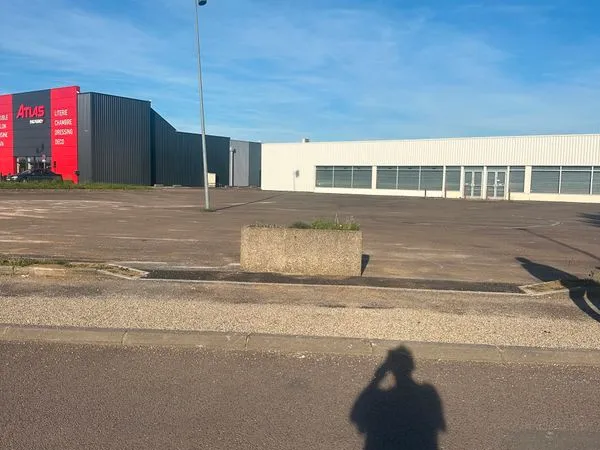 Zone des Épenottes - Cellules commerciales de 400 m2 avec terrains privatifs