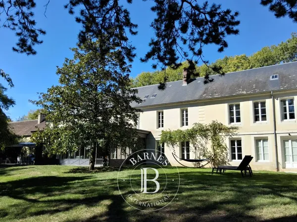 MORTAGNE-AU-PERCHE - MAISON BOURGEOISE DE CARACTERE - 470 M² - PISCINE COUVERTE - PARC ARBORÉ