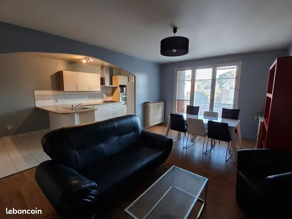 A LOUER - BRIVE - Appartement F3 meublé d'une surface d'environ 81m²