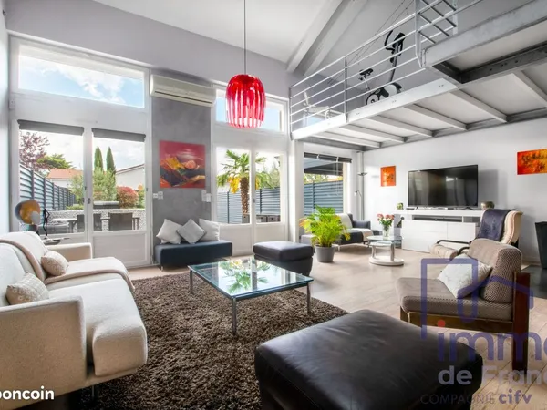 Loft 5 pièces 184 m²