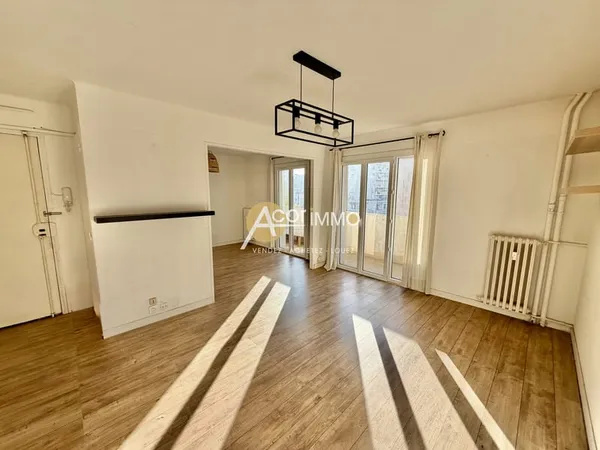 Toulon - Aguillon, très bel appartement faux T4 avec balcon,
