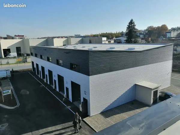 Entrepôt 120 m² VAL POMPADOUR