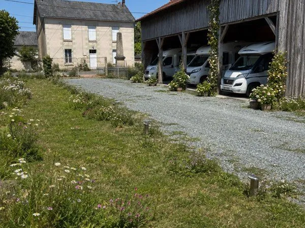 Stationnement Location Verrue   45€