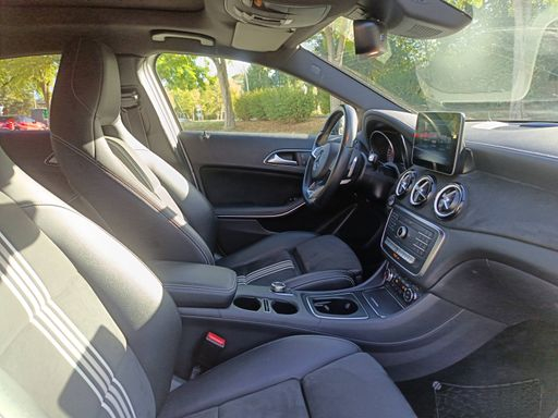 Mercedes Classe A 2.0 250 211 7G-DCT - Whiteart Edition – 2017 – 91000 km – Essence – Boîte Automatique — photo 10