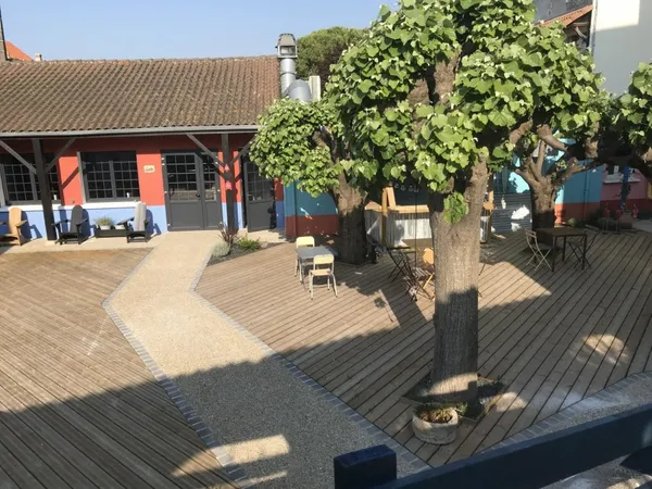 Commerce 408 m²