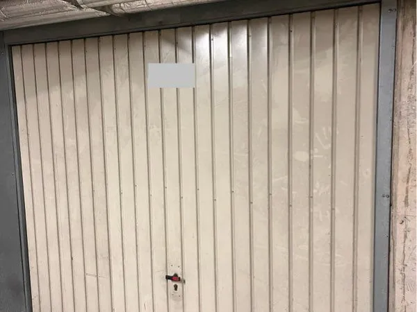 Garage box fermé à louer