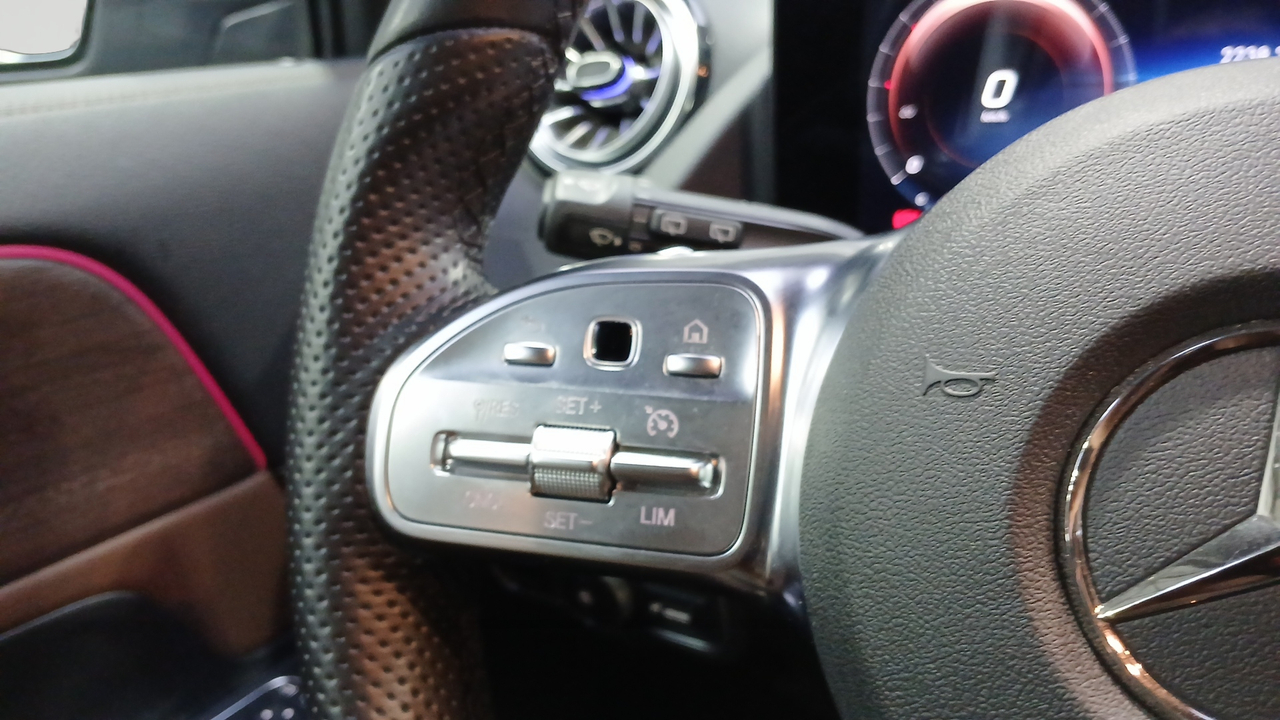 Mercedes GLA 250 e 8G-DCT — photo 16