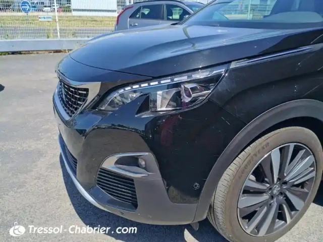 Peugeot 3008 hybrid4 300 e-eat8 gt line — photo 14