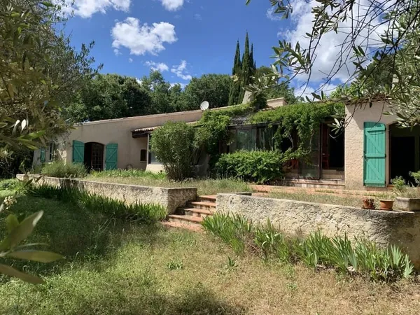 Grande villa avec gros potentiel sur plus de 7600m² de terrain