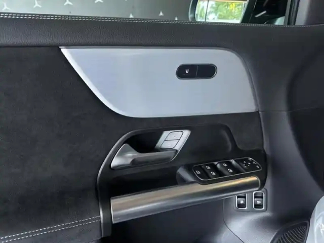 Mercedes Gla 250 e hybrid eq amg exclusive — photo 18