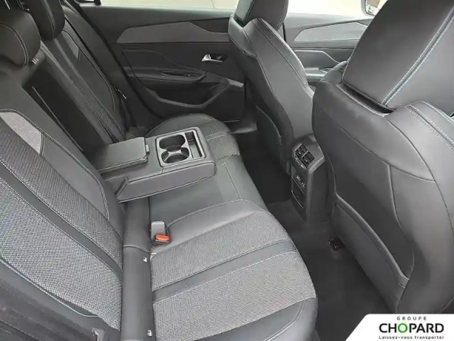 Peugeot 308 phev 180 e-eat8 — photo 21