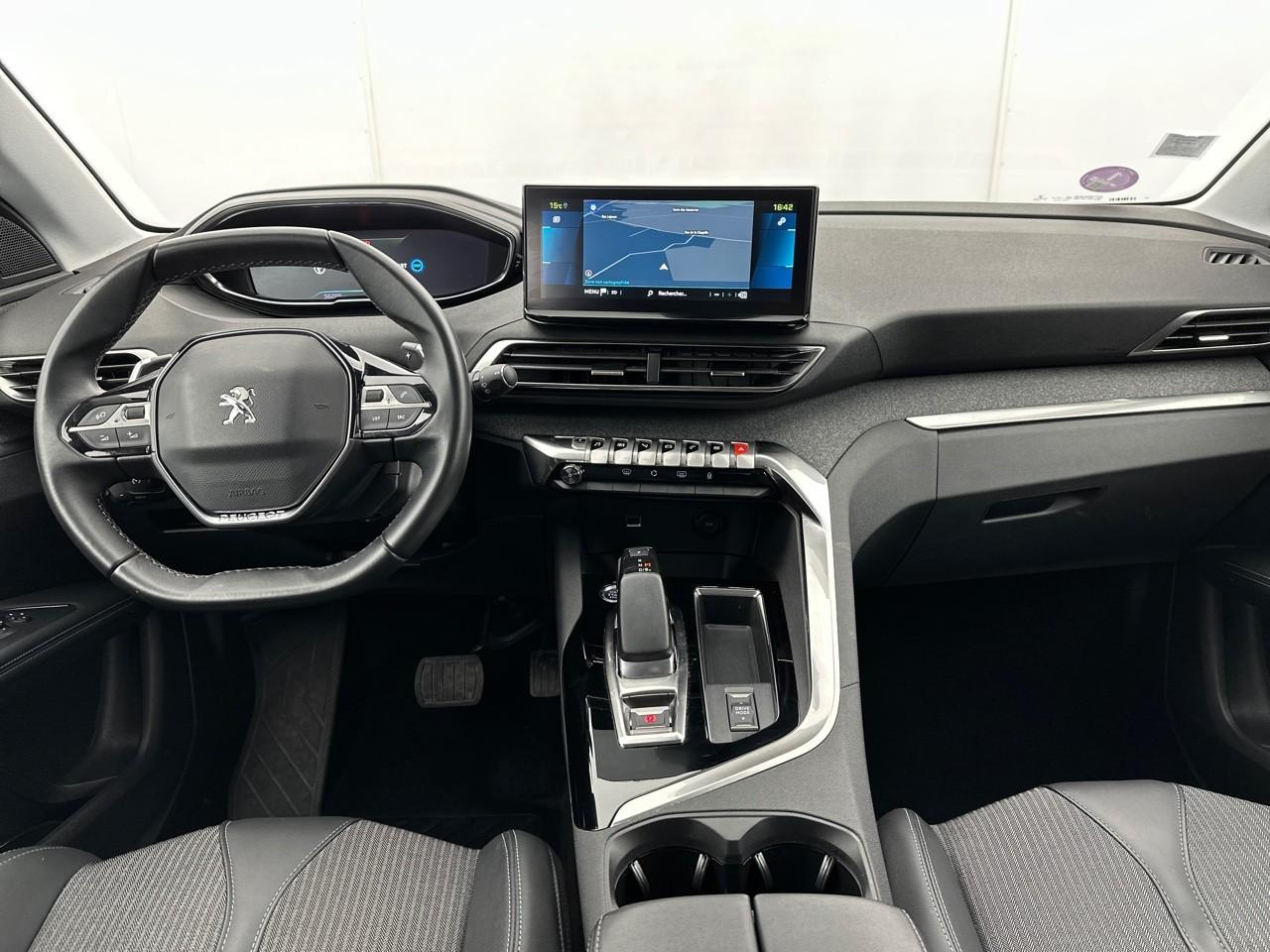 Peugeot 3008 hybrid 225 e-eat8 allure pack — photo 12
