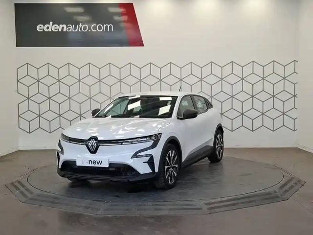 Renault Megane e-tech ev60 130ch optimum charge — photo 1