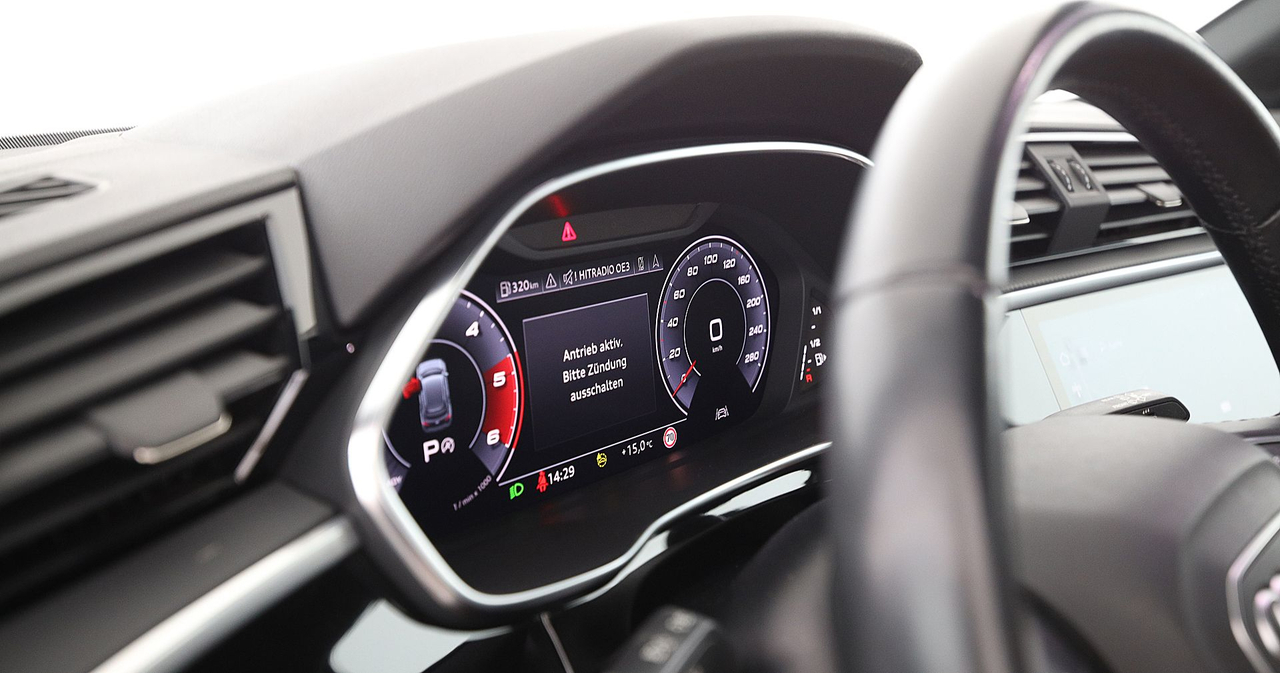 Audi Q3 — photo 24