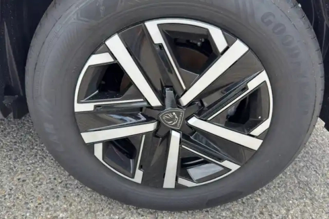 Peugeot 2008 electrique 54 kwh 156 ch — photo 13