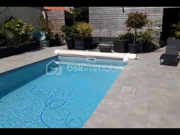 Maison 8 pièces 270 m²