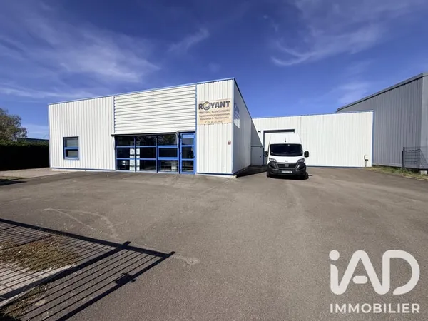 Local commercial 1 pièce 480 m²