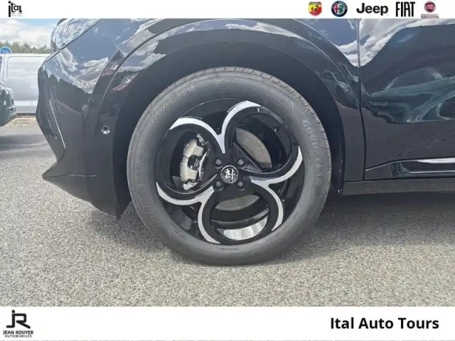 Alfa Romeo Junior elettrica 156ch 54kwh sprint prime cee de 3600? déduite — photo 11