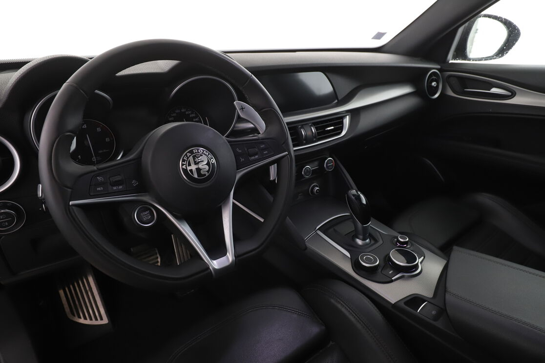 Alfa Romeo Stelvio 2.2 Diesel Q4 Super AT8 — photo 10