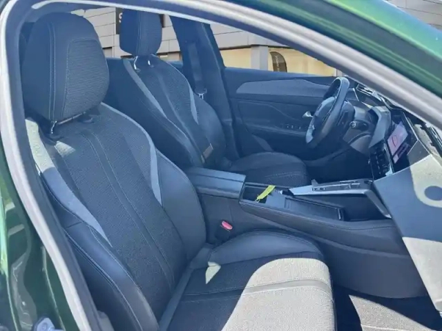 Peugeot 308 puretech 130ch s&amp;s eat8 allure pack — photo 9