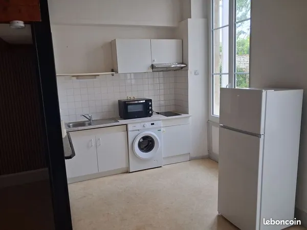 Studio 29 m2 entre la brèche et gare SNCF