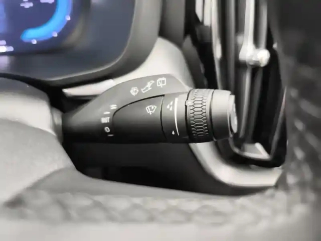 Volvo Xc60 t6 awd hybride rechargeable 253 ch+145 ch geartronic 8 plus style dark — photo 17
