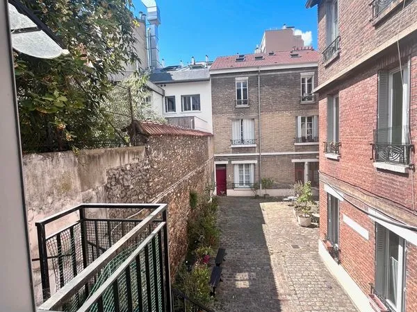 2 pièces pièces avec balcon
