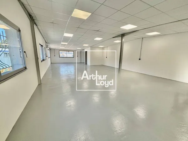 Local d'activité 140 m²