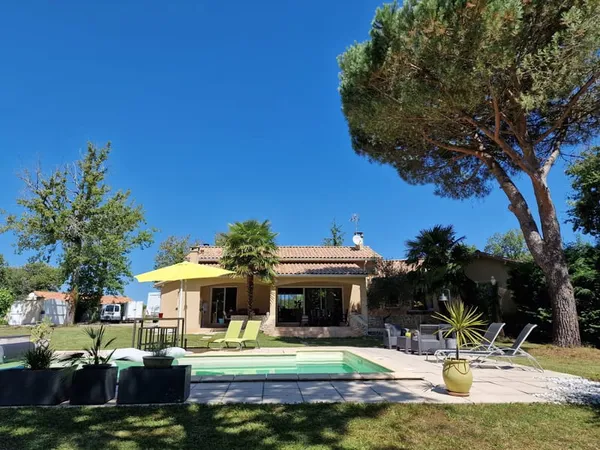 Belle maison de plain-pied au calme et aux portes de Périgue