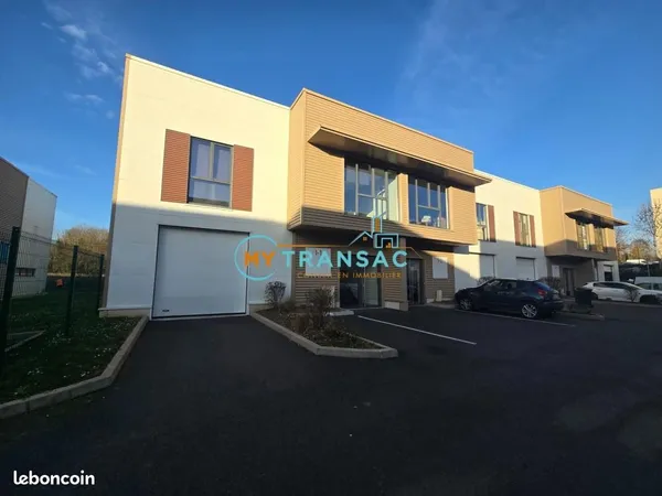 Local bureaux 166 m²