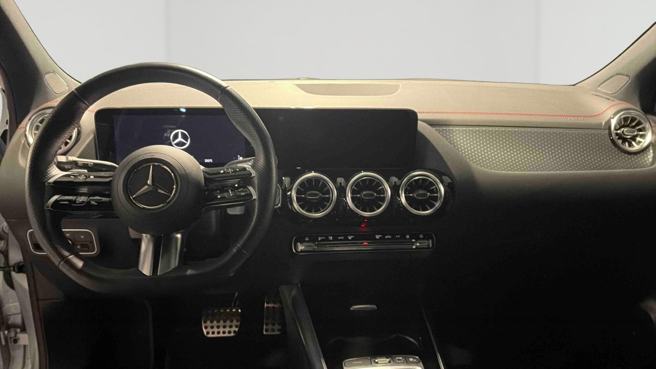 Mercedes EQA 250+ — photo 9