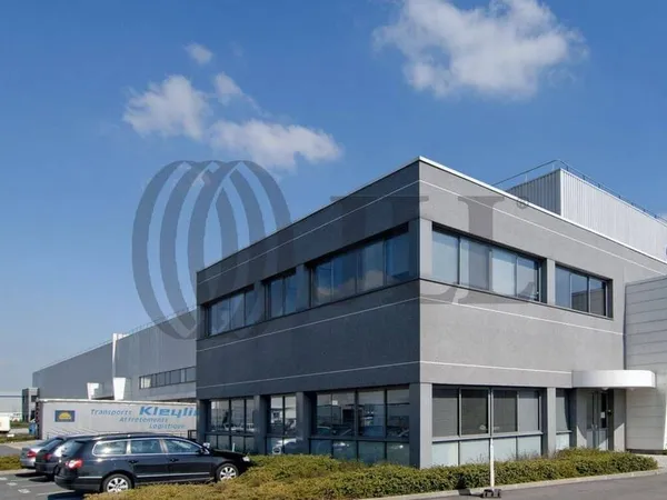 Entrepôt 4984 m²