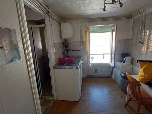 A VENDRE GRENOBLE CENTRE STUDIO MEUBLE 15 m²