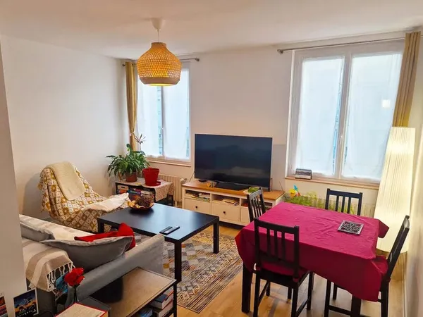 Chambre à louer dans un appartement meublé T4