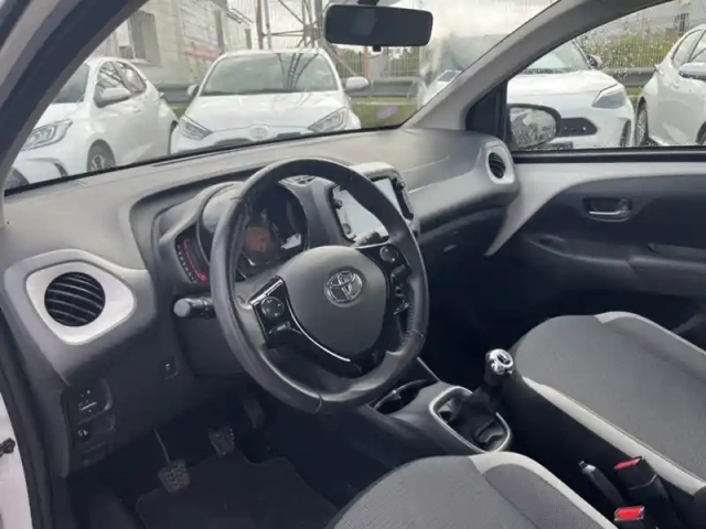 Toyota Aygo 1.0 vvt-i x-play — photo 19