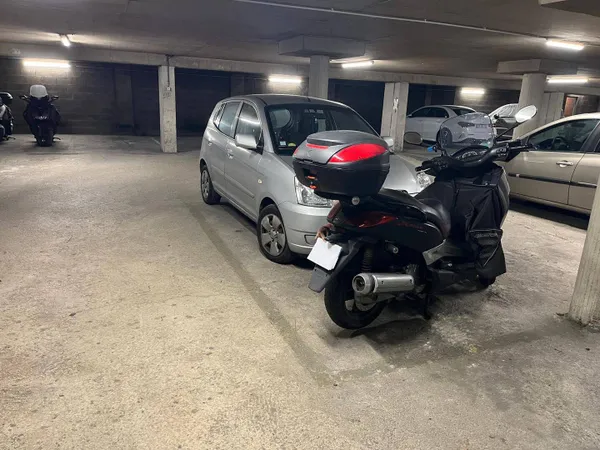 Parking 12 m²