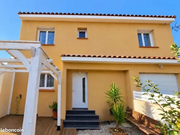 Maison 2018 - 75m2 - DPE A - 2 chambres - garage, jardin et cabanon